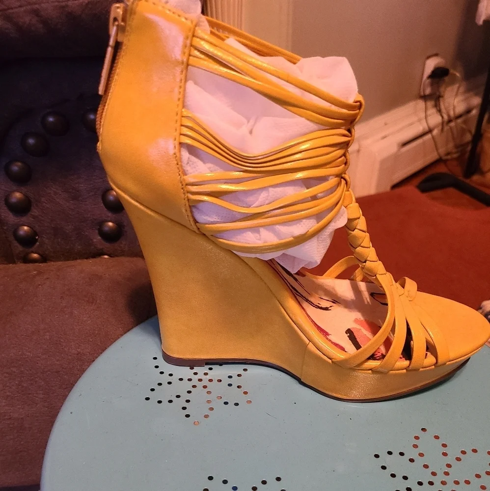 HP🔥🔥Michael antonio yellow wedge New